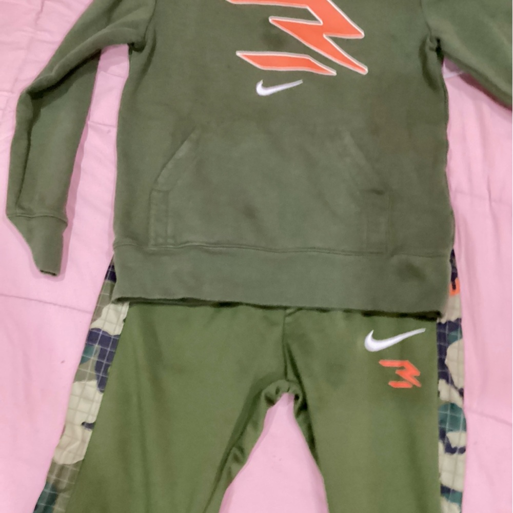 NIKE KIDS SWEATSUIT